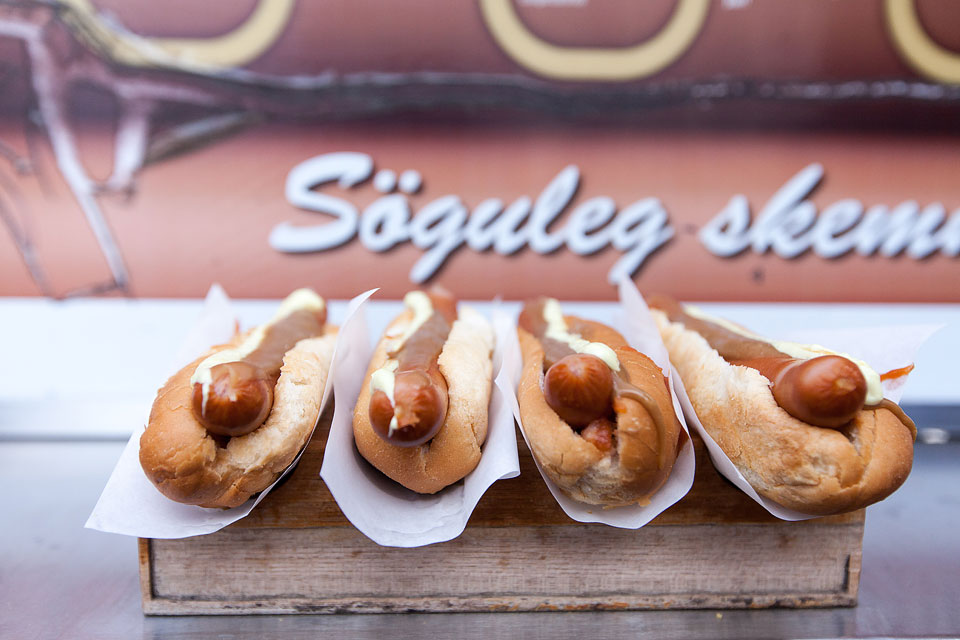 Hot dogs from the famous Bæjarins Beztu Pylsur stand in Reykjavík