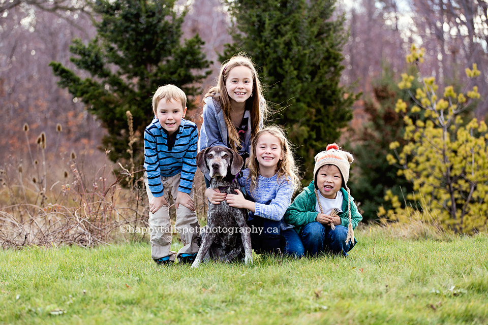 Dog and family photography in Burlington, Oakville and GTA, Ontario.